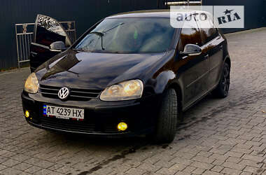 Хэтчбек Volkswagen Golf 2004 в Надворной