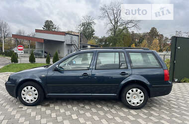 Универсал Volkswagen Golf 2005 в Староконстантинове