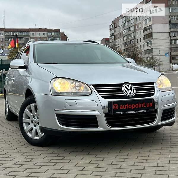 Універсал Volkswagen Golf 2009 в Сумах