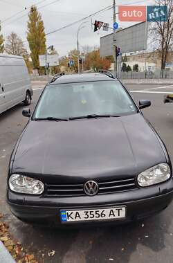 Універсал Volkswagen Golf 2001 в Києві