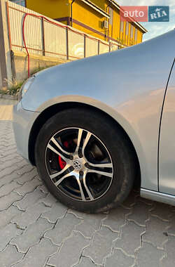 Універсал Volkswagen Golf 2010 в 