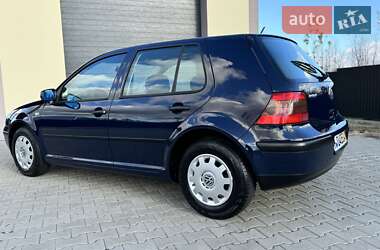 Хэтчбек Volkswagen Golf 2001 в Стрые