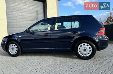 Хэтчбек Volkswagen Golf 2001 в Стрые