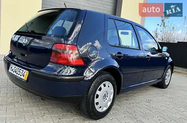 Хэтчбек Volkswagen Golf 2001 в Стрые