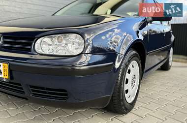 Хэтчбек Volkswagen Golf 2001 в Стрые