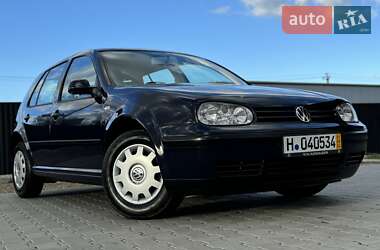 Хэтчбек Volkswagen Golf 2001 в Стрые