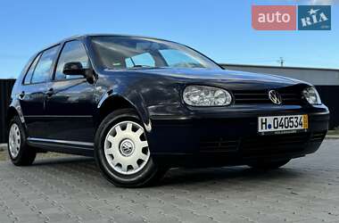 Хэтчбек Volkswagen Golf 2001 в Стрые