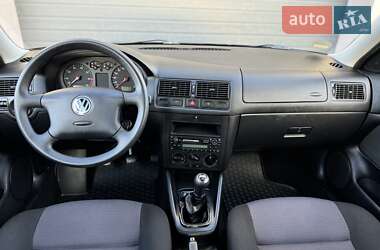 Хэтчбек Volkswagen Golf 2001 в Стрые