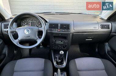 Хэтчбек Volkswagen Golf 2001 в Стрые