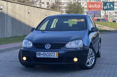 Хэтчбек Volkswagen Golf 2006 в Луцке