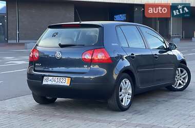 Хэтчбек Volkswagen Golf 2006 в Луцке