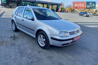 Хэтчбек Volkswagen Golf 2001 в Луцке