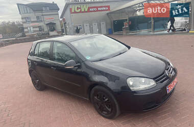 Хетчбек Volkswagen Golf 2005 в Рівному