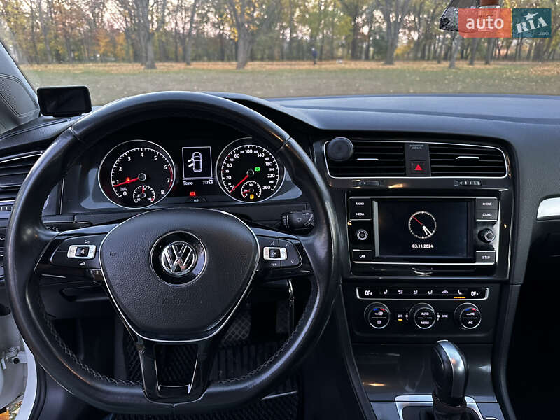 Хетчбек Volkswagen Golf 2020 в Кропивницькому