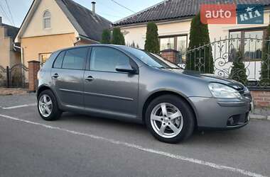 Хетчбек Volkswagen Golf 2006 в Сваляві