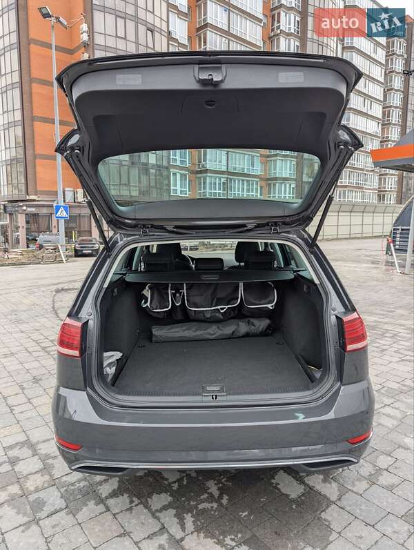 Універсал Volkswagen Golf 2017 в Львові