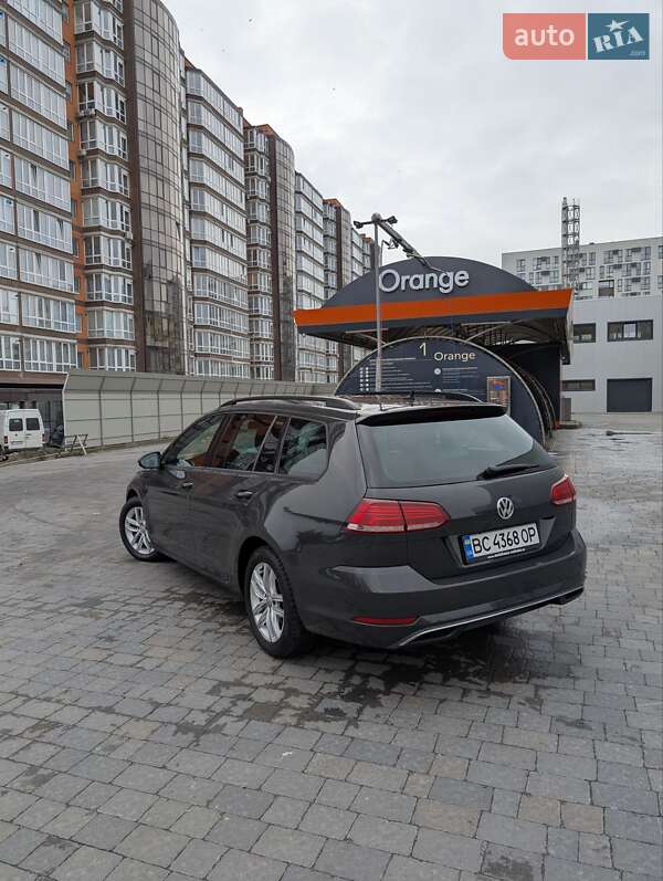Універсал Volkswagen Golf 2017 в Львові