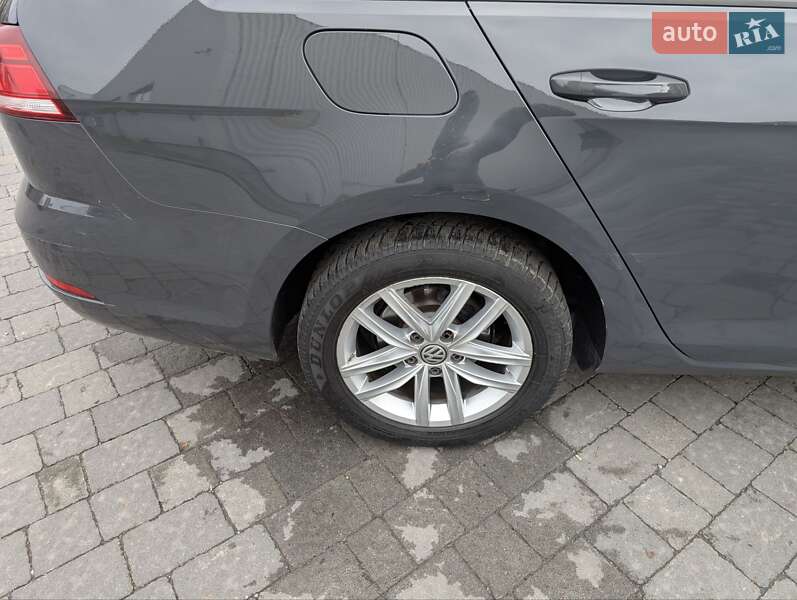Універсал Volkswagen Golf 2017 в Львові