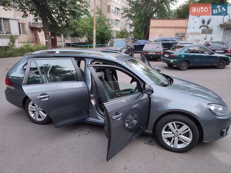 Универсал Volkswagen Golf 2012 в Киеве
