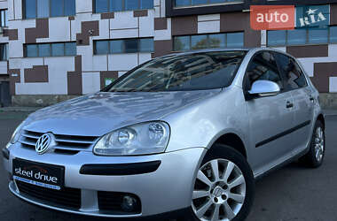 Хетчбек Volkswagen Golf 2005 в Миколаєві