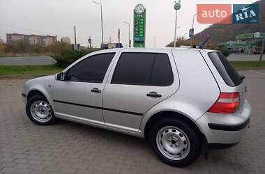 Хэтчбек Volkswagen Golf 2002 в Мукачево