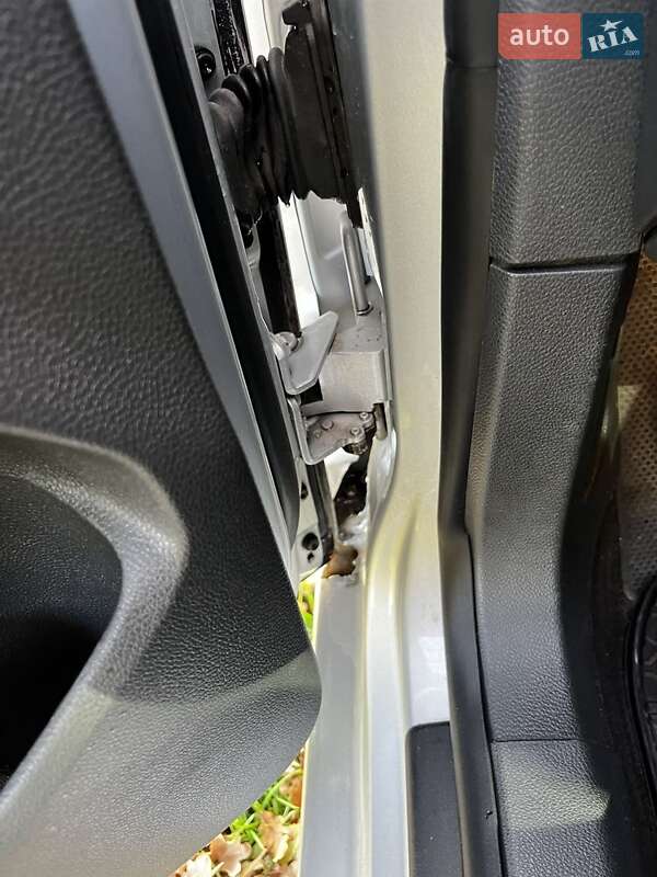 Хетчбек Volkswagen Golf 2004 в Львові