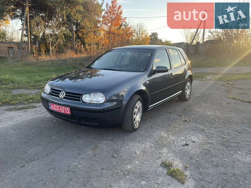 Хэтчбек Volkswagen Golf 2001 в Ковеле