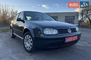 Хэтчбек Volkswagen Golf 2001 в Ковеле