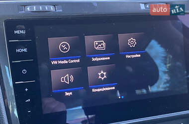 Хэтчбек Volkswagen Golf 2018 в 