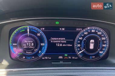 Хэтчбек Volkswagen Golf 2018 в 