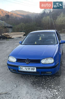 Хэтчбек Volkswagen Golf 1998 в Сколе