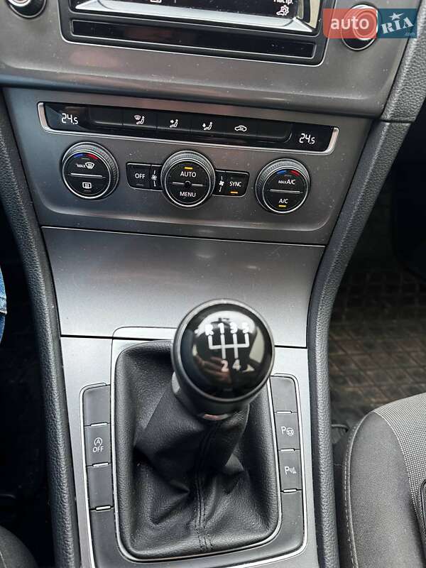 Універсал Volkswagen Golf 2015 в Полтаві