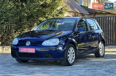 Хетчбек Volkswagen Golf 2005 в Старокостянтинові