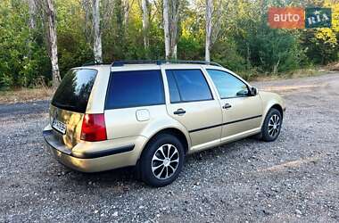 Універсал Volkswagen Golf 2002 в Запоріжжі