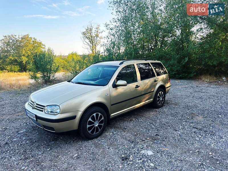 Універсал Volkswagen Golf 2002 в Запоріжжі