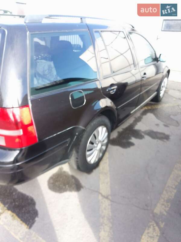 Volkswagen Golf 2004