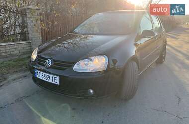 Хэтчбек Volkswagen Golf 2005 в Надворной