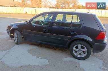 Хетчбек Volkswagen Golf 1999 в Помічній