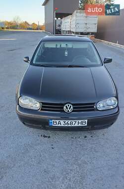 Хетчбек Volkswagen Golf 1999 в Помічній