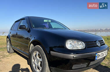 Хэтчбек Volkswagen Golf 2002 в Латовке