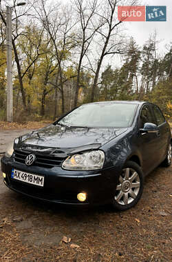 Хетчбек Volkswagen Golf 2004 в Харкові