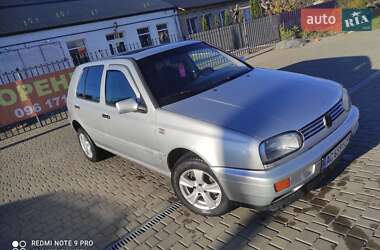 Універсал Volkswagen Golf 1994 в Нововолинську