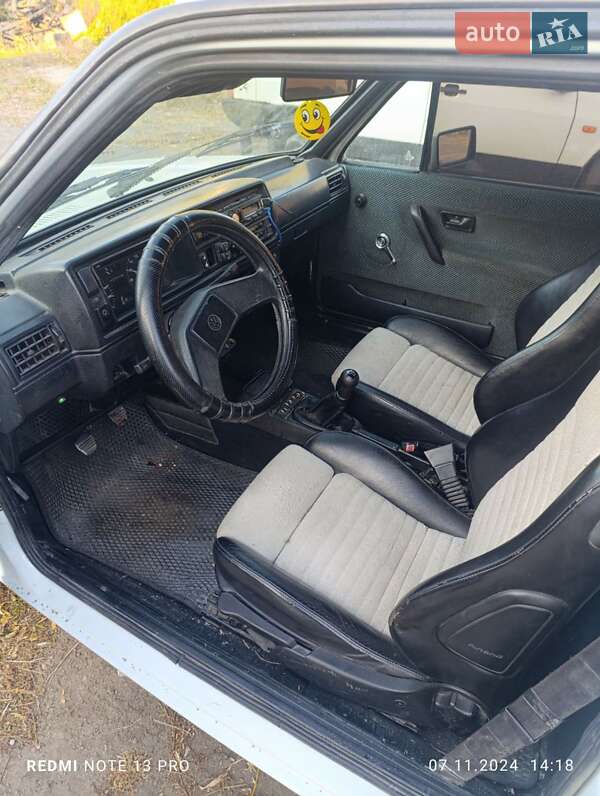 Хетчбек Volkswagen Golf 1987 в Царичанці