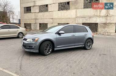 Хэтчбек Volkswagen Golf 2014 в Киеве