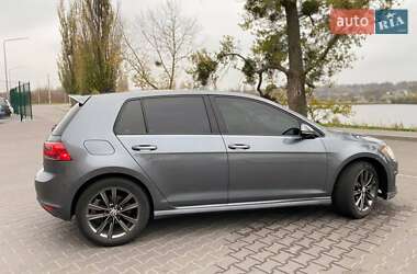 Хэтчбек Volkswagen Golf 2014 в Киеве