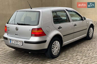 Хетчбек Volkswagen Golf 2001 в Чернівцях