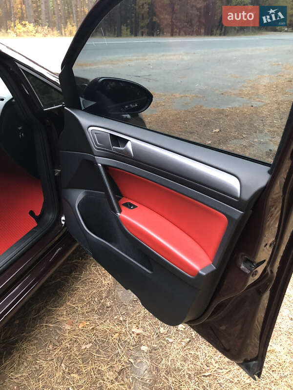 Хетчбек Volkswagen Golf 2017 в Вишгороді