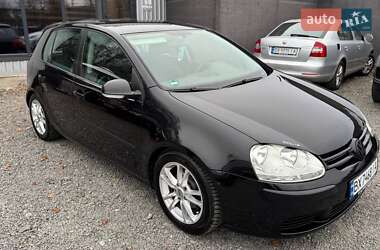 Хэтчбек Volkswagen Golf 2004 в Хмельницком