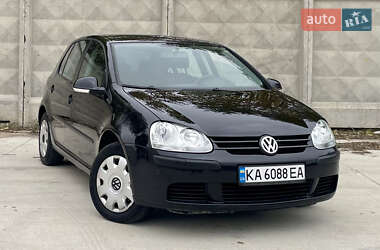 Хэтчбек Volkswagen Golf 2004 в Одессе