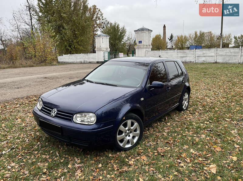 Хэтчбек Volkswagen Golf 2003 в Золотоноше